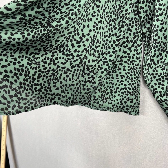 Equipment Slim Signature Button Up Shirt Top Size Large Green Animal Print - Picture 9 of 11